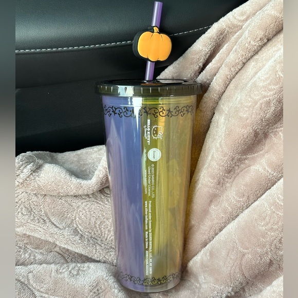 Hello kitty Halloween tumbler - Picture 3 of 4